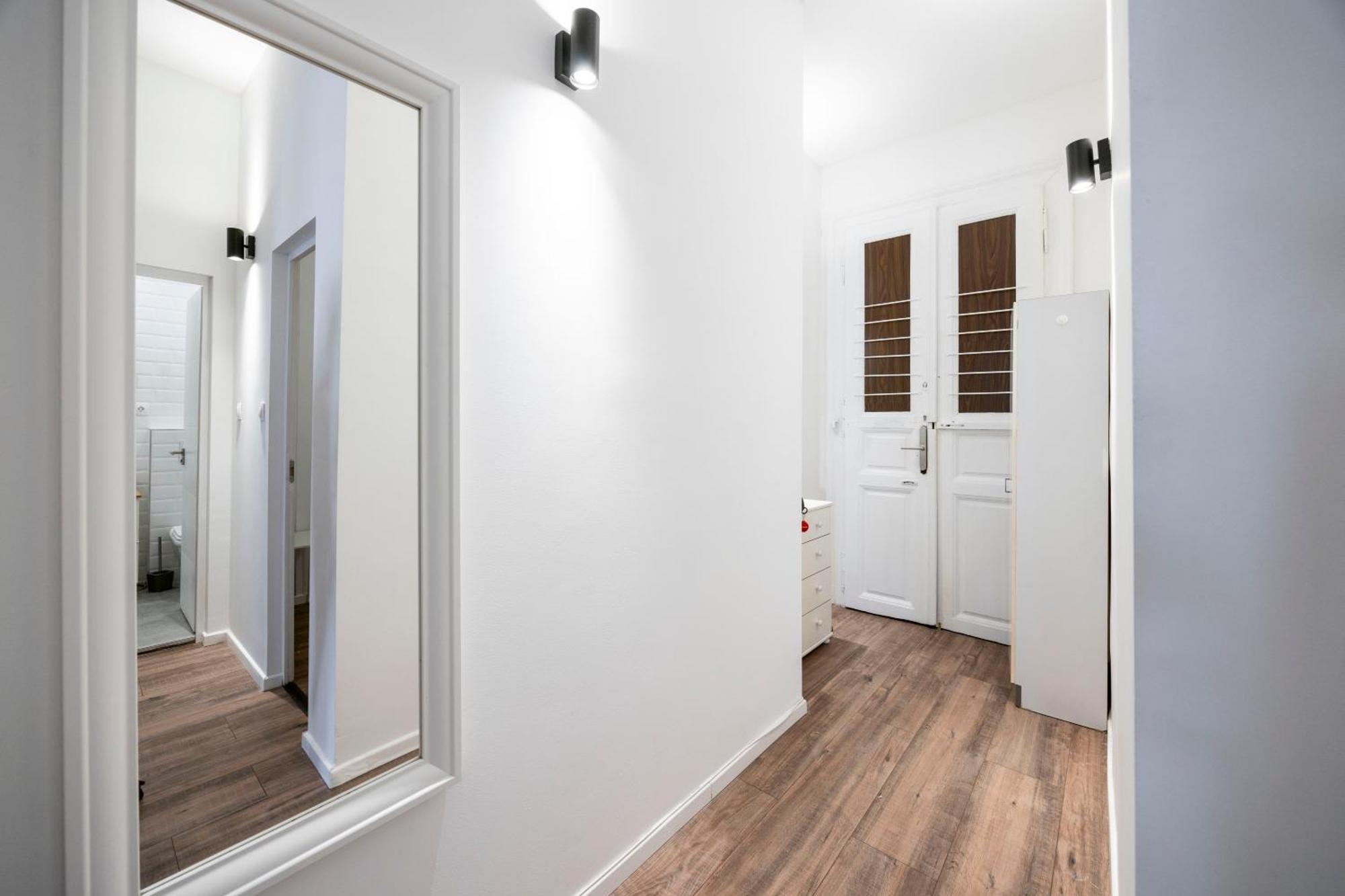 Charming & Cozy Central 1Bedrm Suites Budapest Luaran gambar