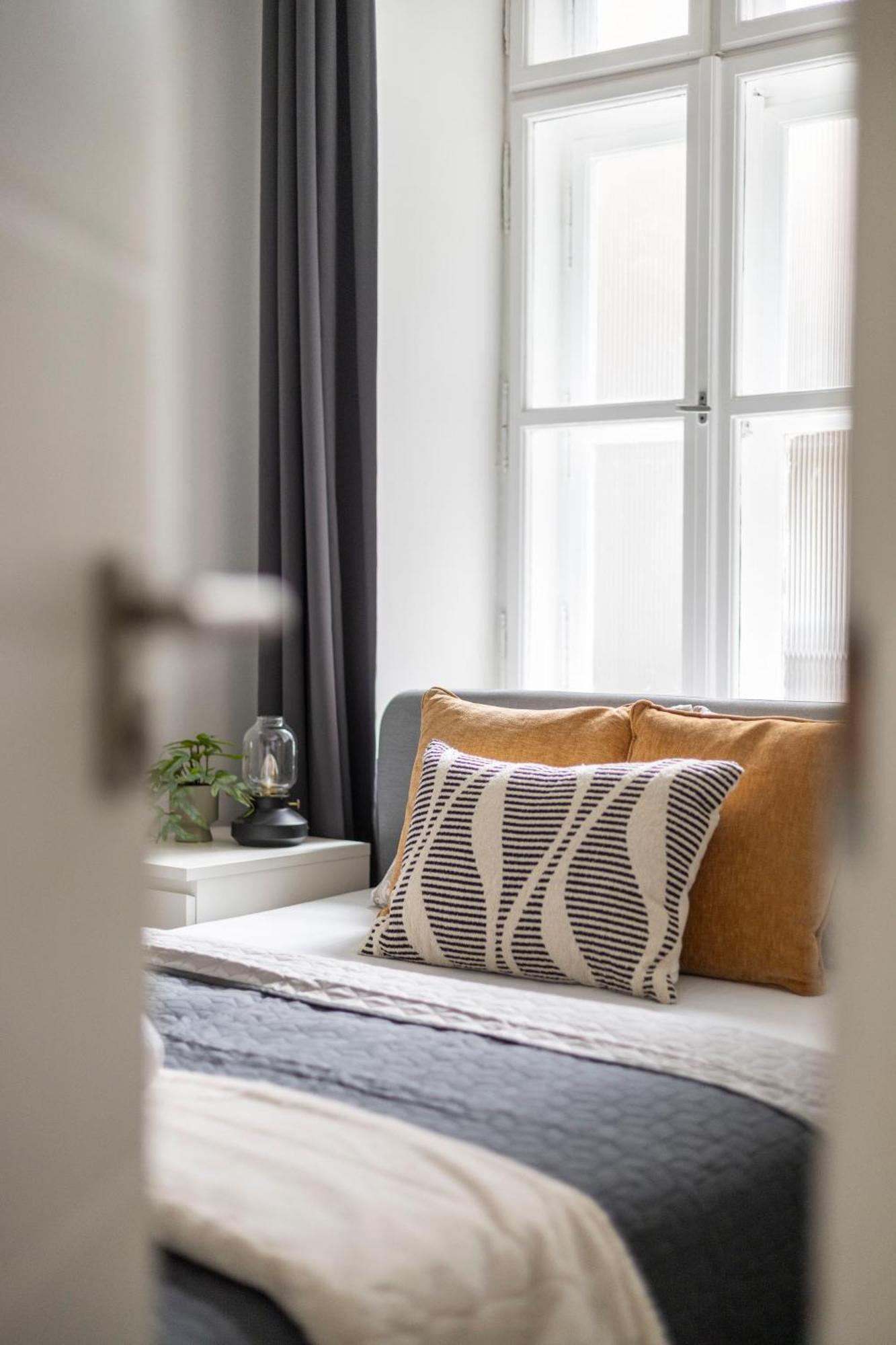 Charming & Cozy Central 1Bedrm Suites Budapest Luaran gambar